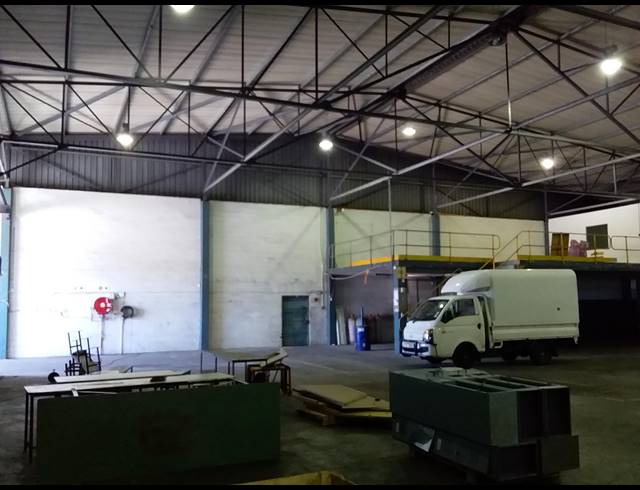 2,443M² WAREHOUSE RENTED IN EPPING INDUSTRIAL